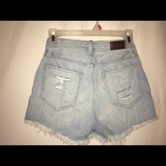 Hollister High Rise Jean Shorts - Picture 2 of 3